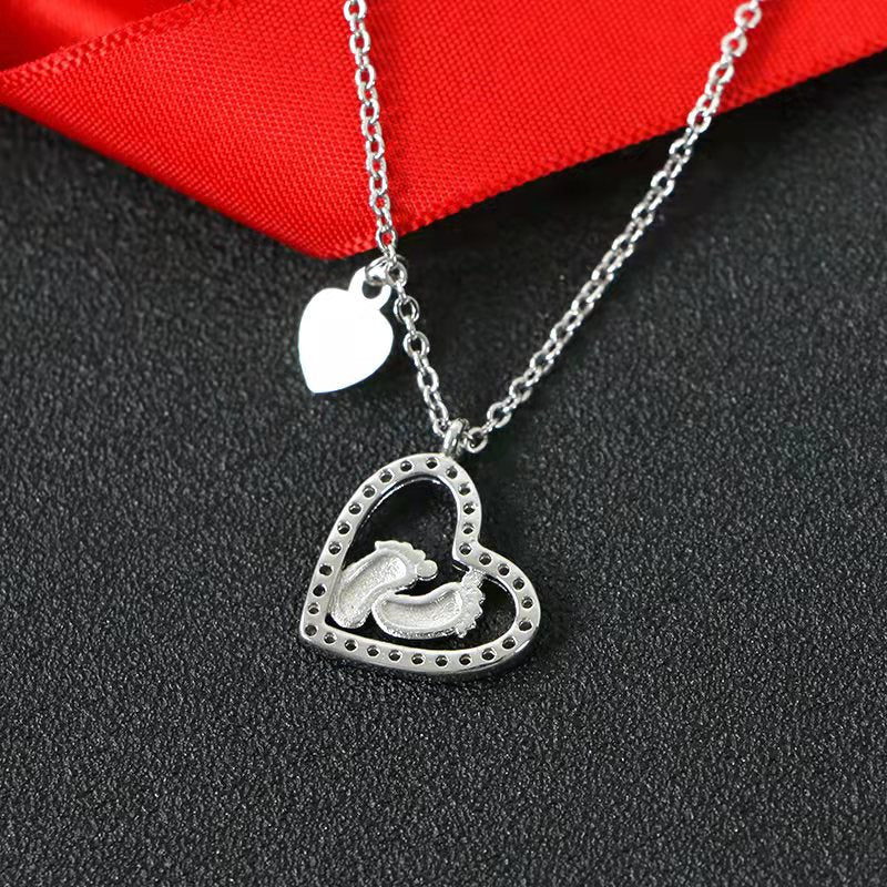 High-End Heart-Shaped Necklace Color Classification Baby Footprints Pure Female Pendant Clavicle Love Footprints Luxury